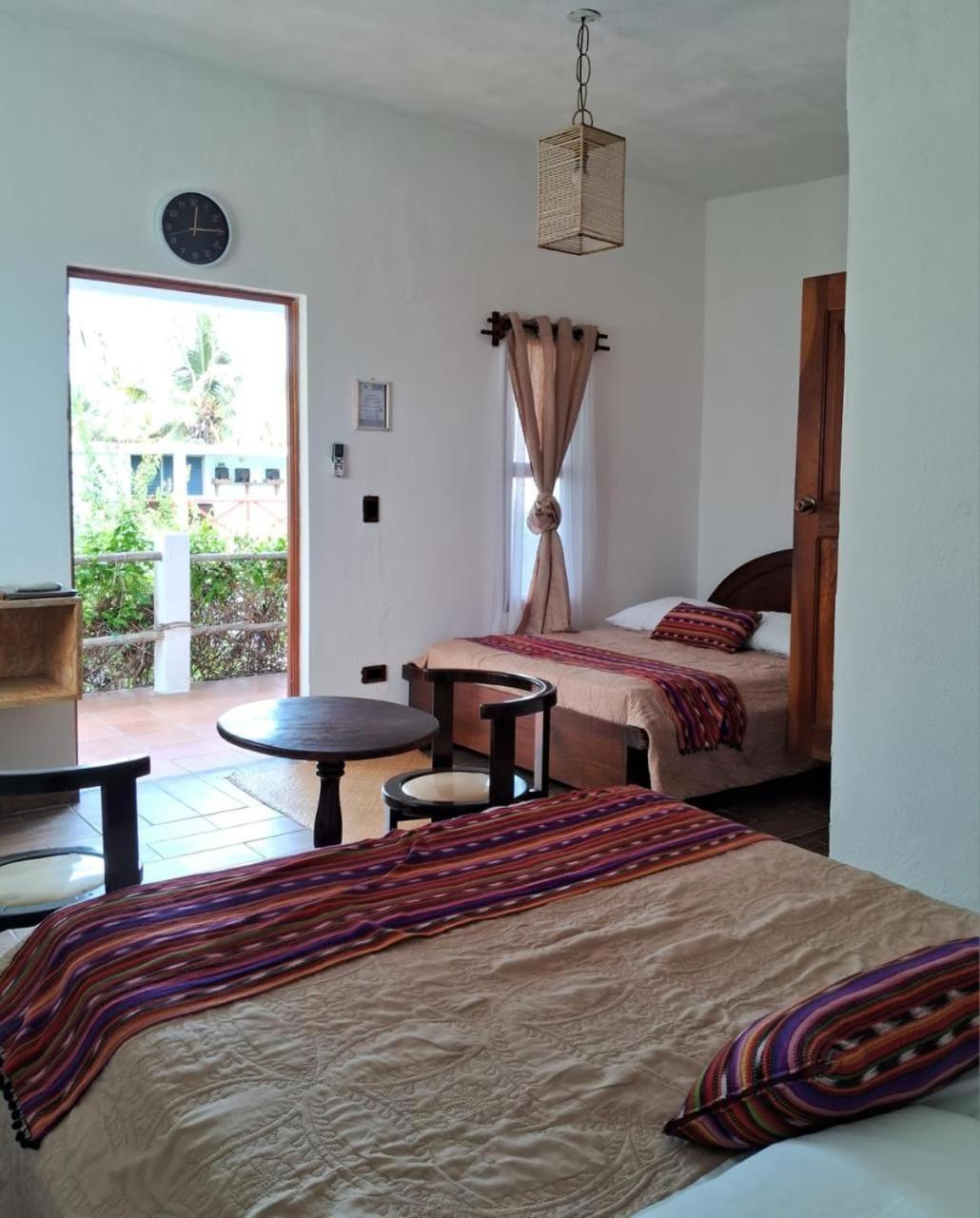 Hotel Atelie Del Mar Monterrico Bagian luar foto