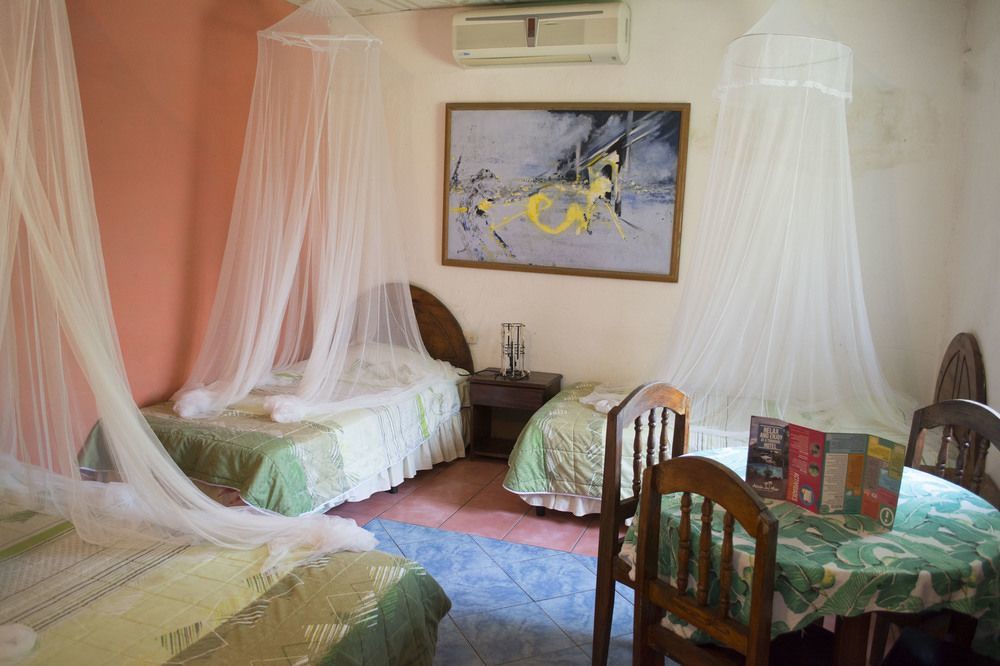 Hotel Atelie Del Mar Monterrico Bagian luar foto